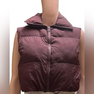 Women's Burgundy Cropped Sleeveless Puffer Vest XS